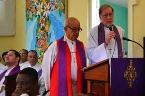 Ret.) Bishop Antonio Ramos of the Episcopal diocese of Costa Rica (left) translates for Archbishop Fred Hiltz, primate of the Anglican Church of Canada, (right) during the synod of the Episcopal Church of Cuba. Photo: Andrea Mann